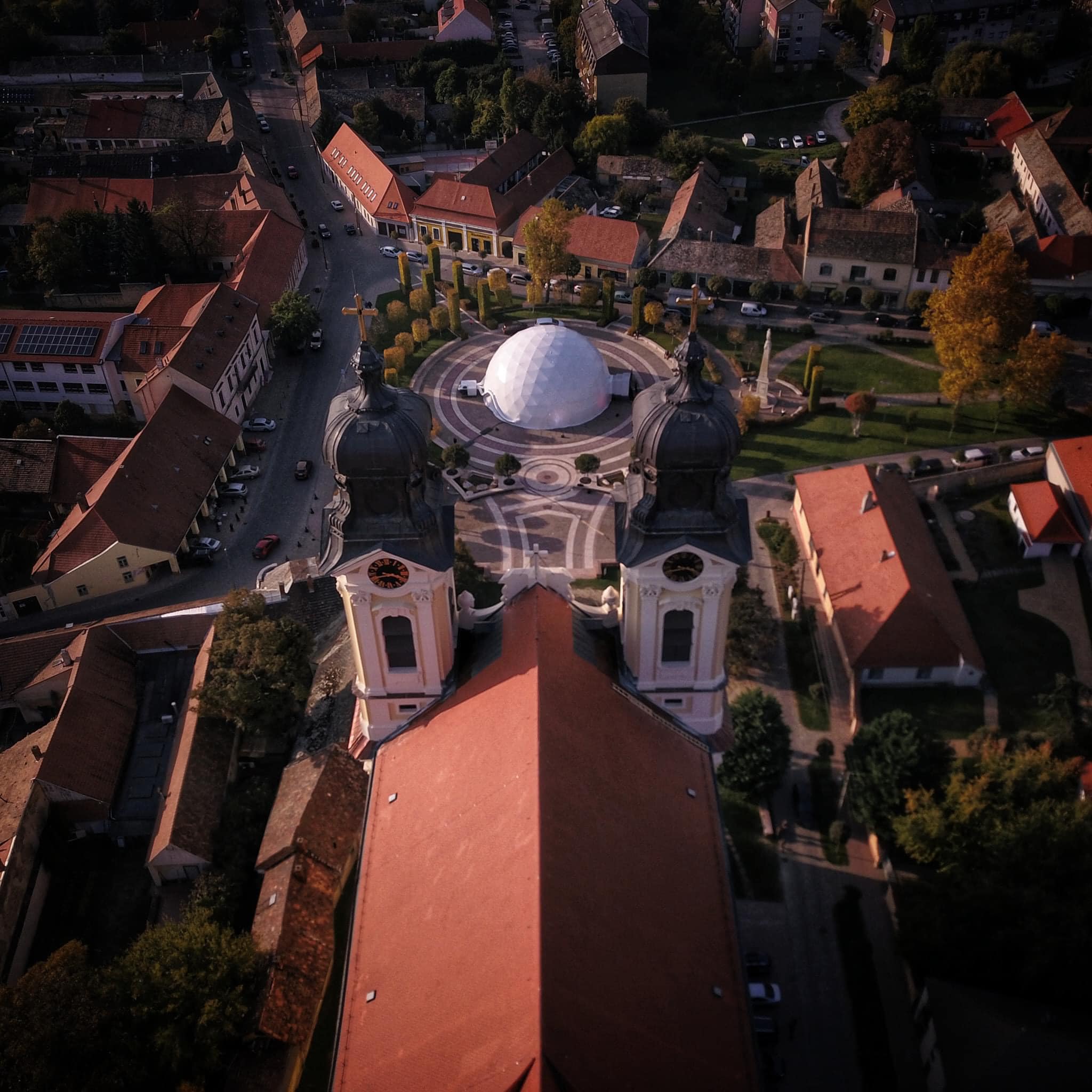 Tatán is nagy sikert aratott a Szenvedő szerkezet Tatán is nagy sikert aratott a Szenvedő szerkezet