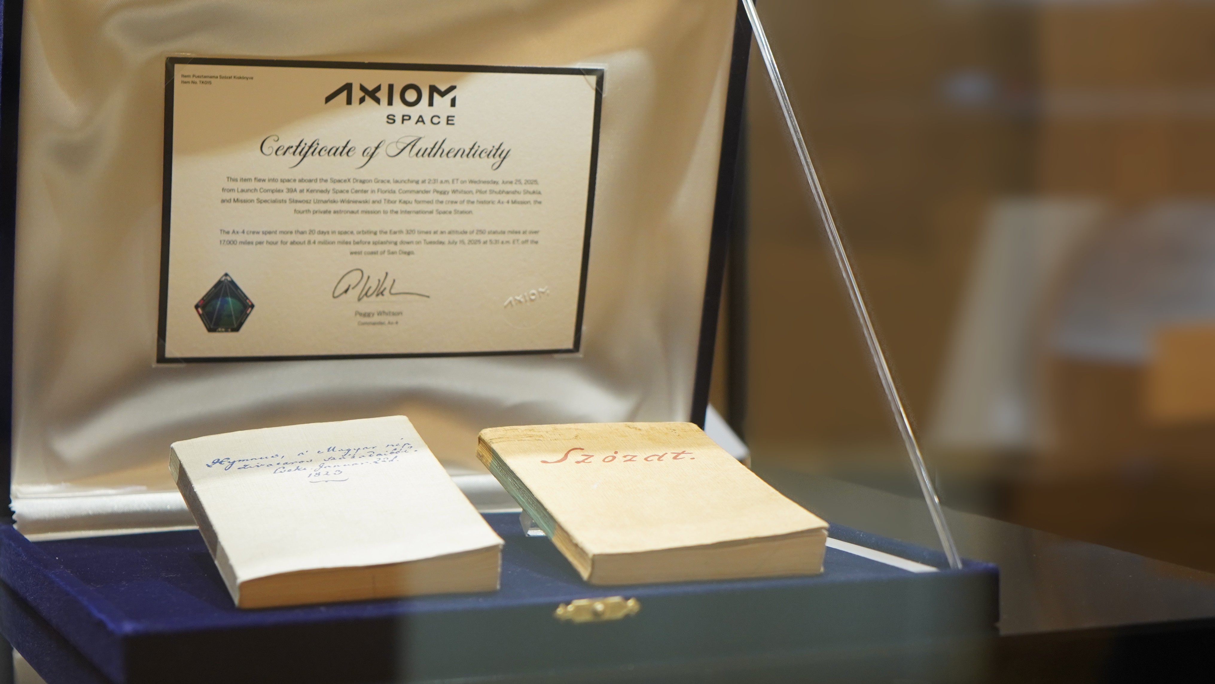 Űrben járt magyar relikviák a Magyar Nemzeti Múzeum Rotundájában