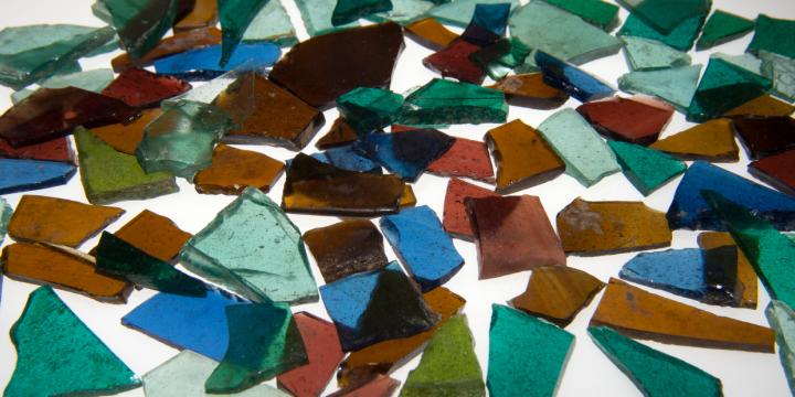 Színes ablaküvegek, Zalavár-Vársziget, Hadrianus-zarándoktemplom környezete 