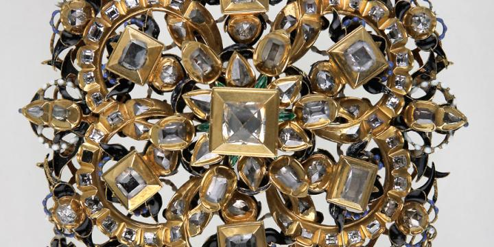 Gyémántos függő.