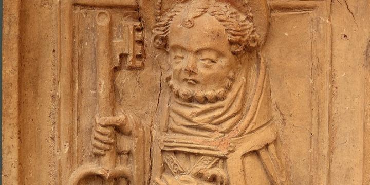 kályhacsempe Szent Péter alakjával