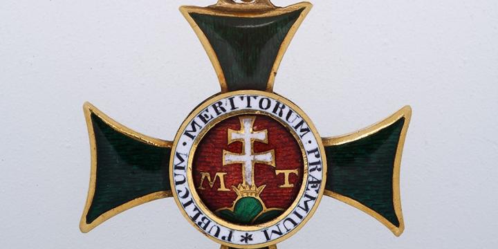 A Munkácsynak adományozott kitüntetés