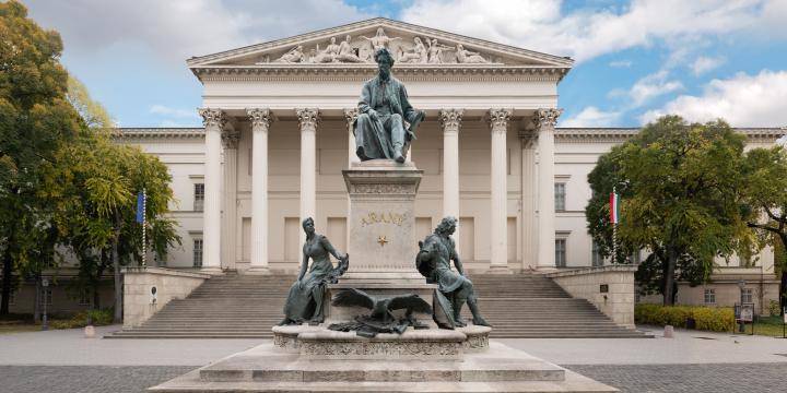 Rendkívüli zárvatartási alkalmak áprilisban!