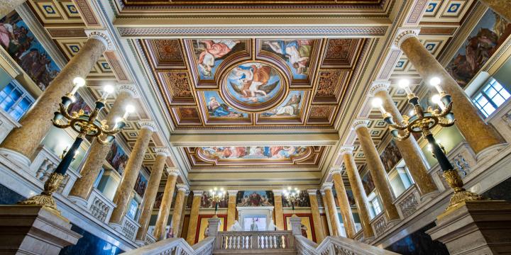 Rendkívüli zárvatartás