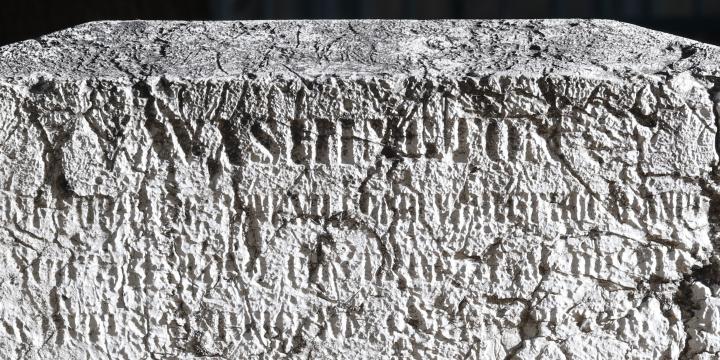 George Washington emlékköve a Magyar Nemzeti Múzeum kertjében