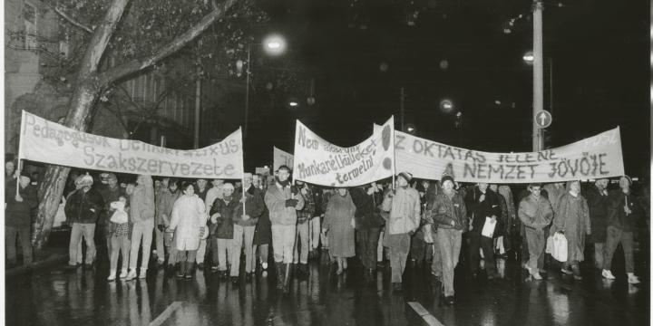 1989_pedagódustüntetés