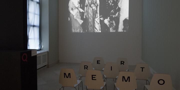 Betűk kiállítás_tárgy történet etc_enteriőr_1