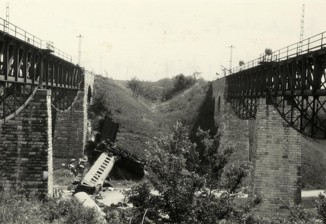 Unknown Photographer: The Blown-up Viaduct in Biatorbágy, 1931