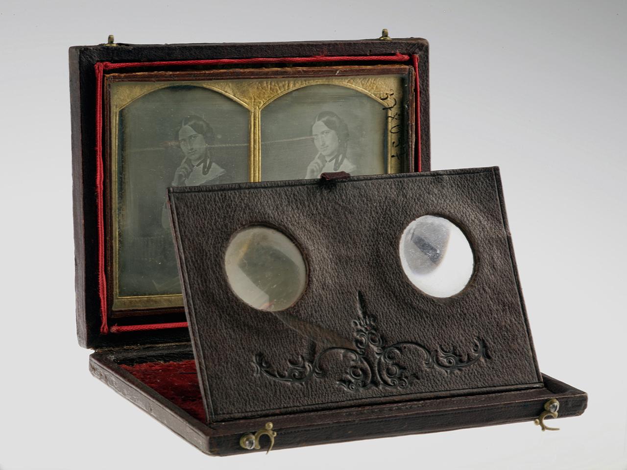 Ismeretlen nő sztereodagerrotípia portréja. Pest, 1845–1850. Strelisky Lipót felvétele 