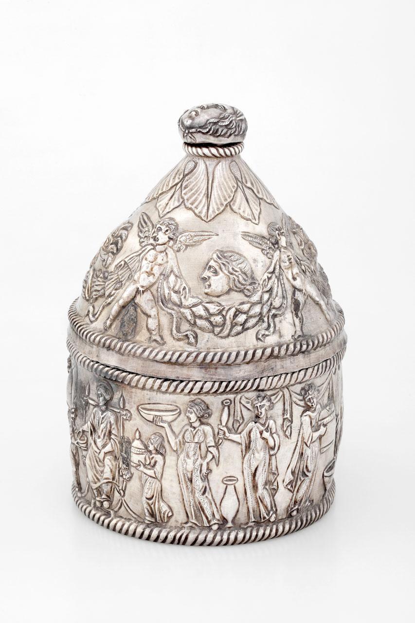 Ezüst illatszeres doboz