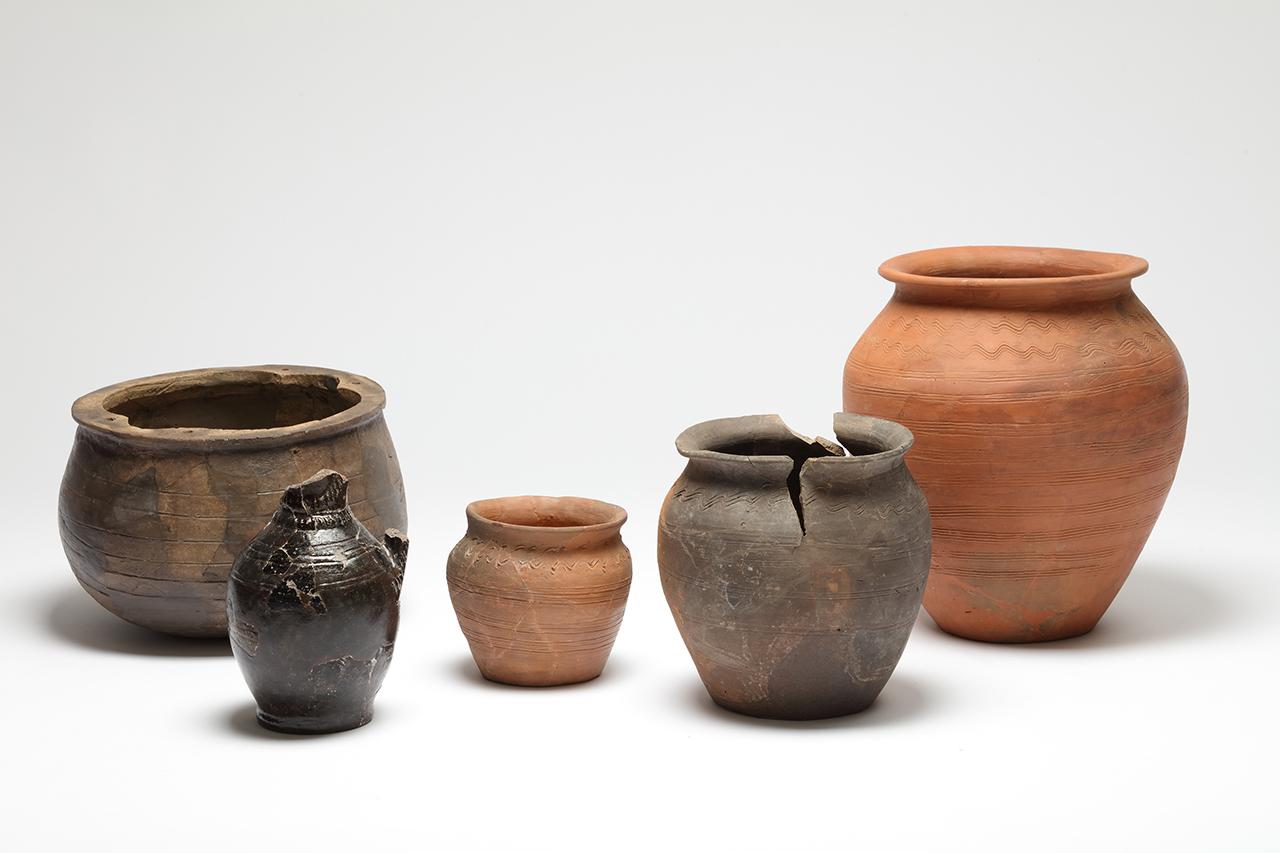 Árpád-kori kerámiák Tiszabőről