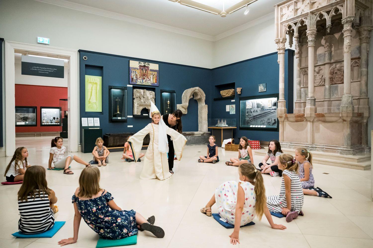 Születésnap a múzeumban