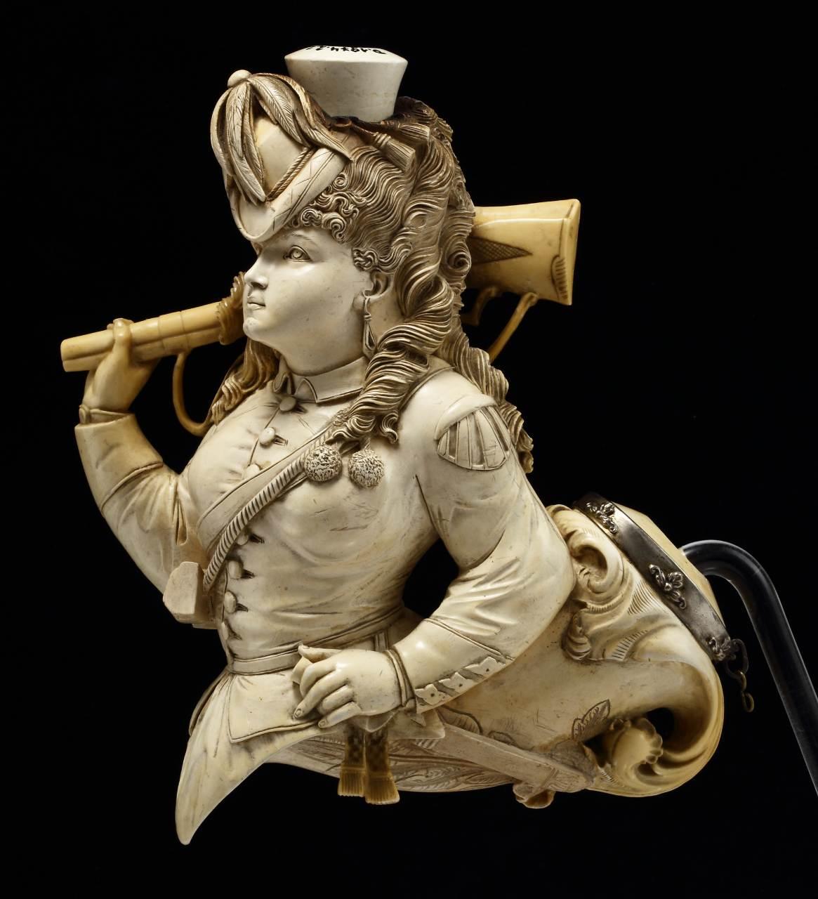 Vadászkisasszony, tajték szivarszipka, cseh vagy osztrák mester, 1875 körül 