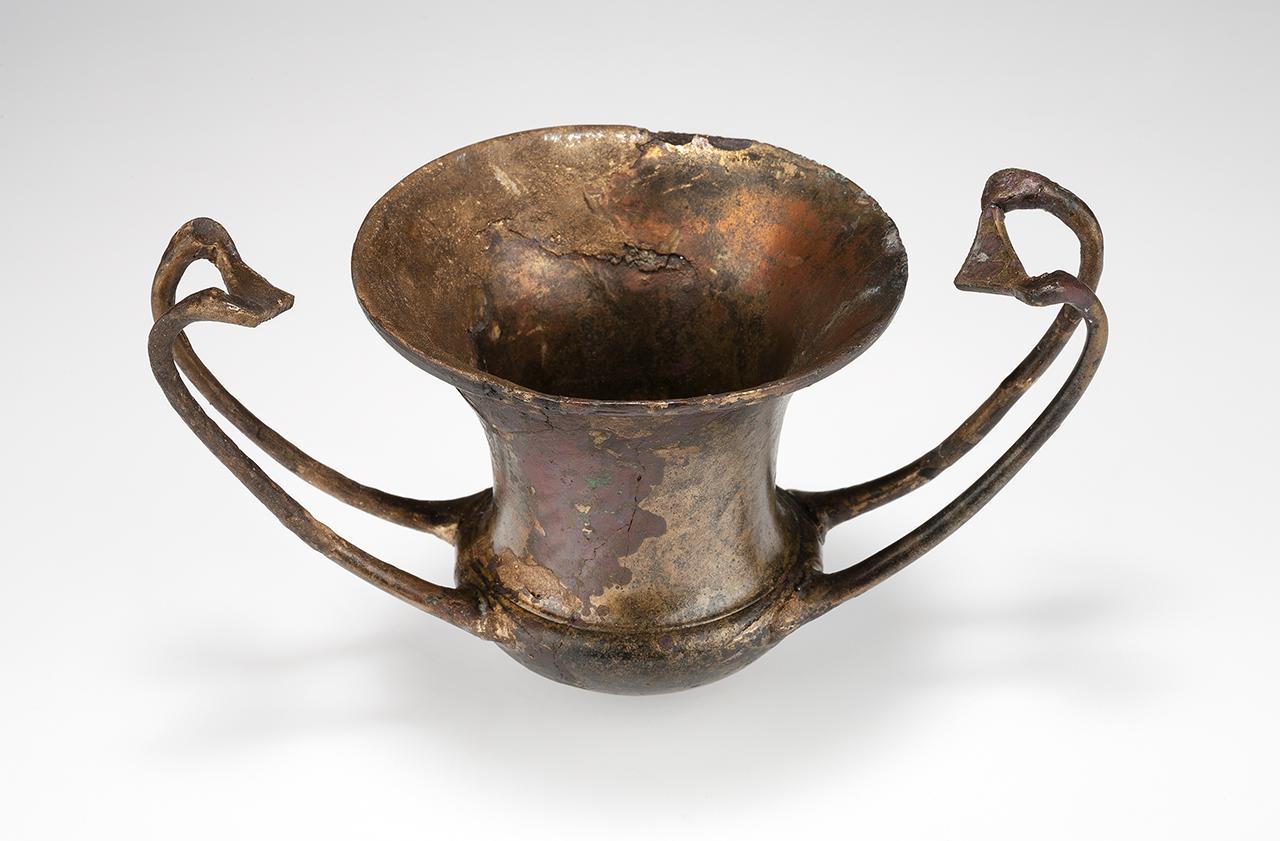 Kis méretű bronzedény 