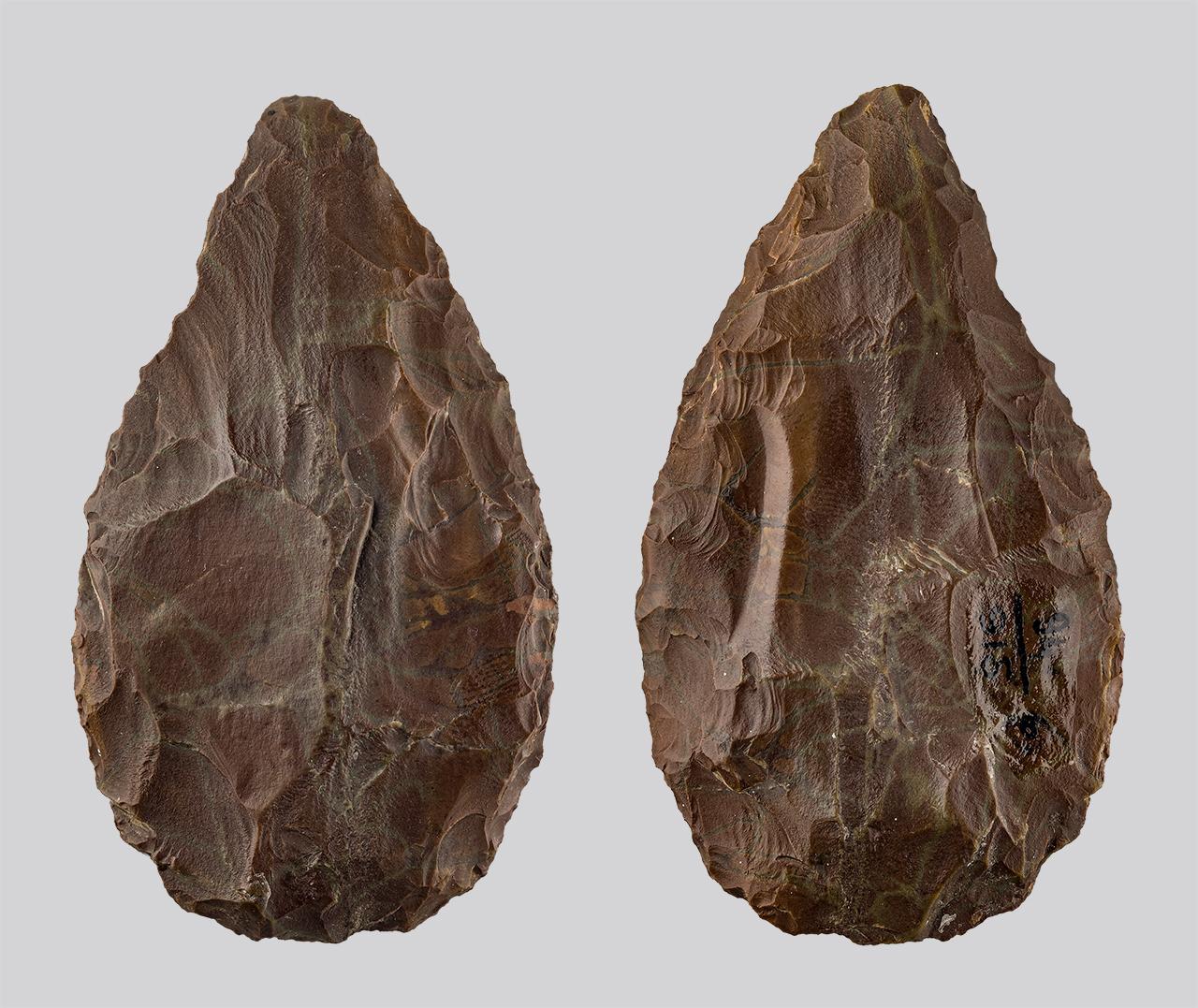 Levél alakú lándzsahegy 