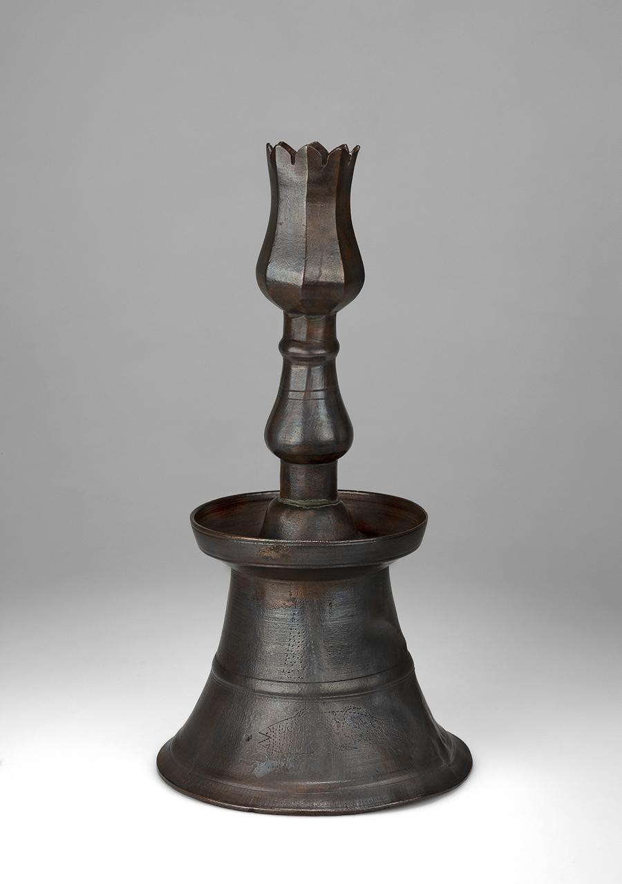 Gyertyatartó, vörösréz, 16–17. század 