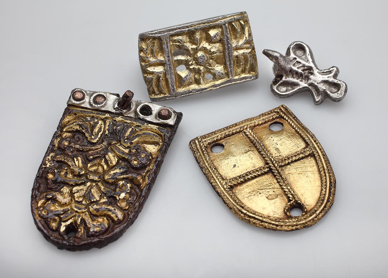 Szíjvégek, bújtató és veret, Zalavár-Vársziget, Hadrianus-zarándoktemplom környezete 