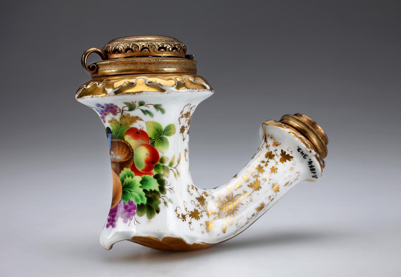 Porcelánpipa gyümölcs csendélettel, Meissen, 19. század eleje 