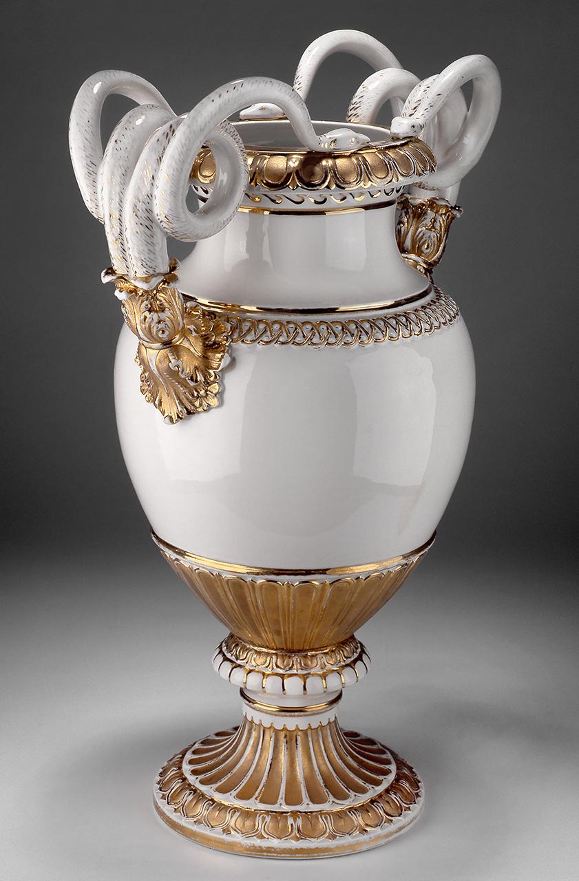 Kígyófüles porcelán váza, Meissen, Ernst August Lauteritz, 1850-es évek 