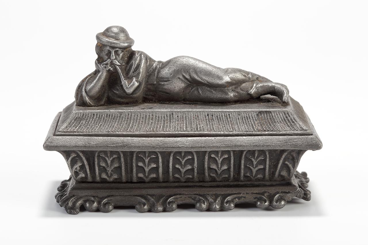 Öntöttvas gyufatartó doboz 