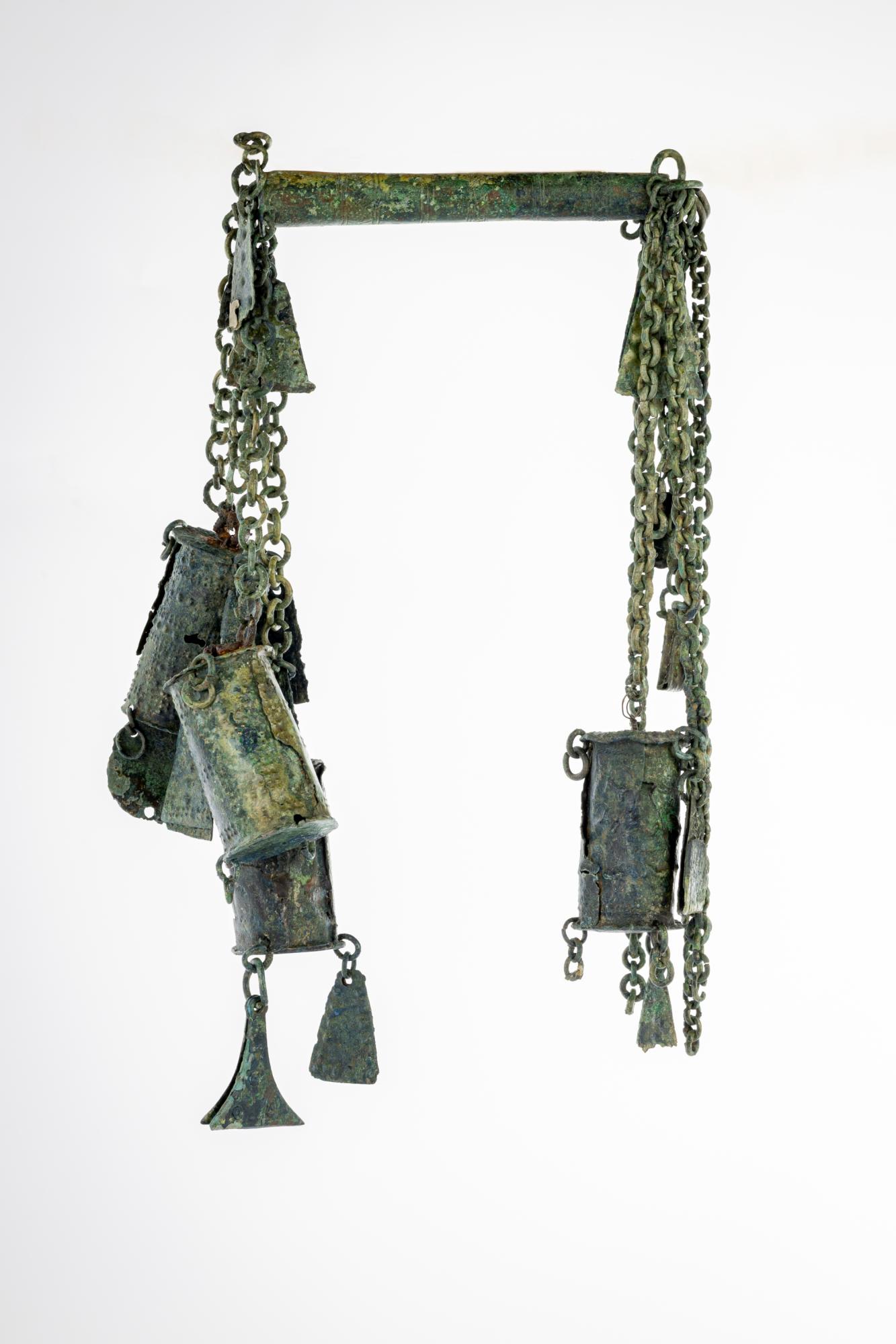 Bronz jogar hengeres csüngőkkel Szlovénia területéről 