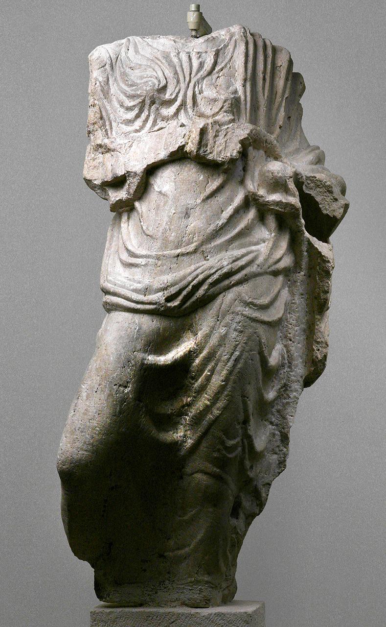 Forrásnympha szobra ismeretlen északkelet pannoniai lelőhelyről (Lapidarium Nr. 202.)