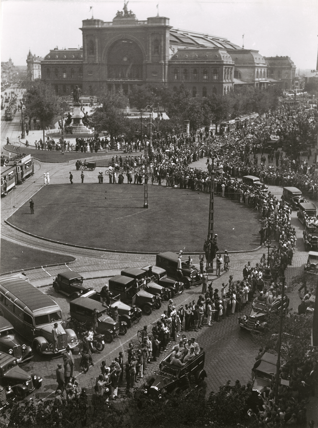 olimpikonok érkezése Berlinből