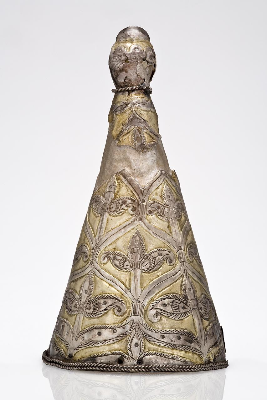 Palmette decorated cap cone from Beregszász (Berehove, Ukraine).