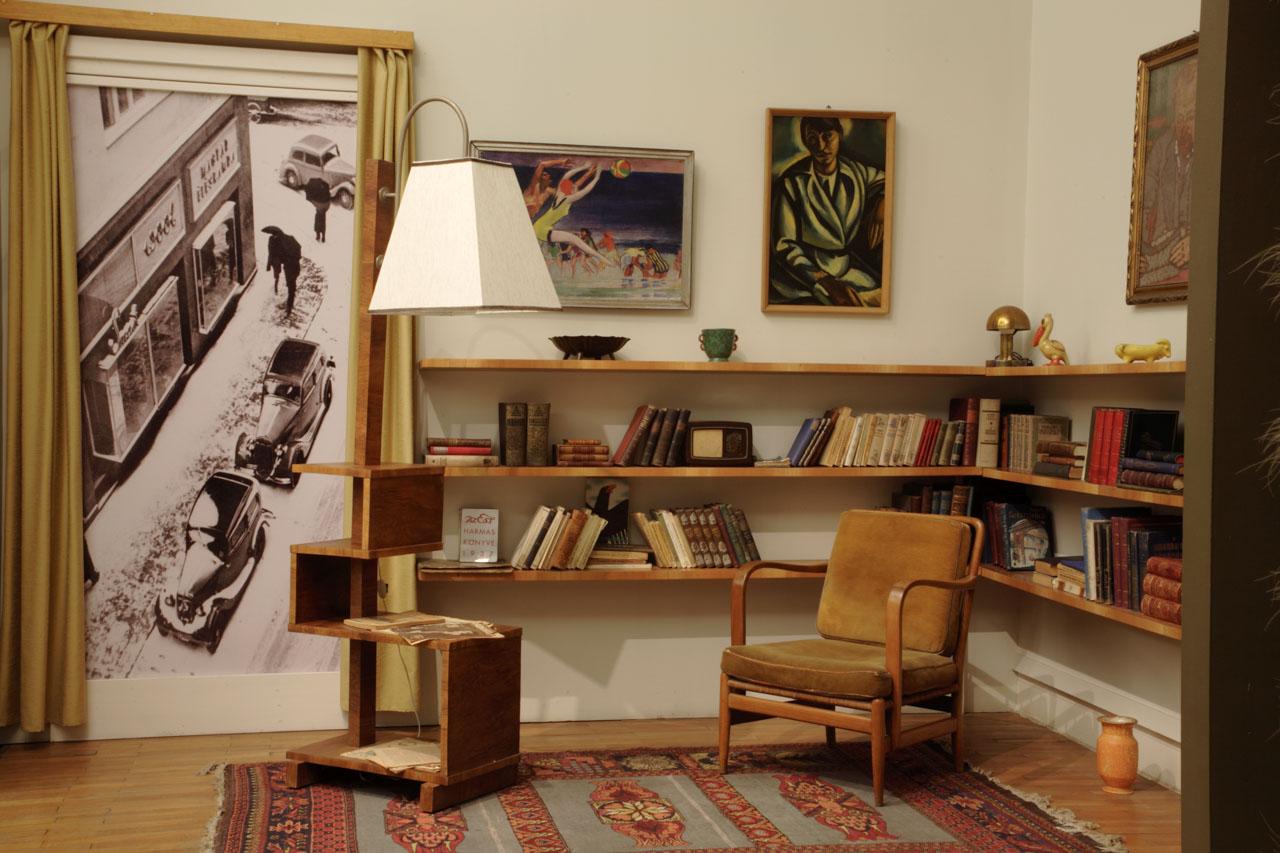 Art Deco-style room.