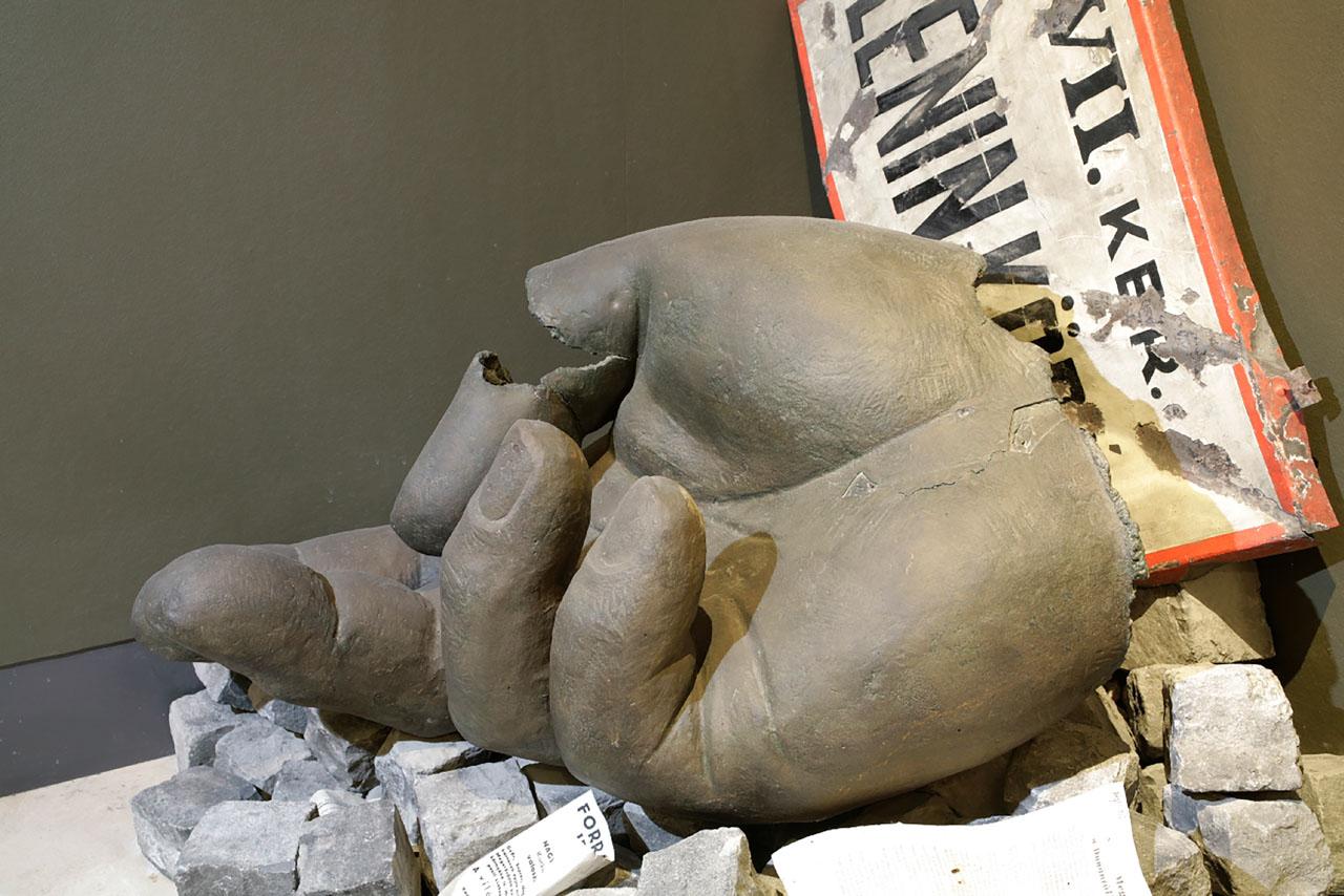 Hand of the Stalin statue.