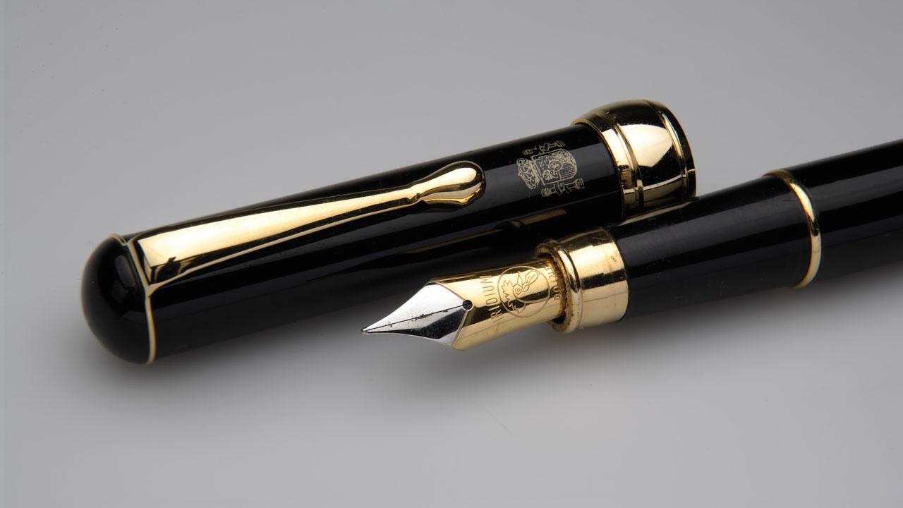 József Antall's fountain pen.
