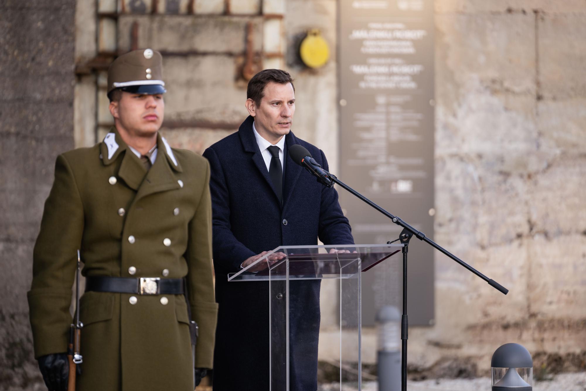 Megemlékezés a Malenkij Robot Emlékhelyen