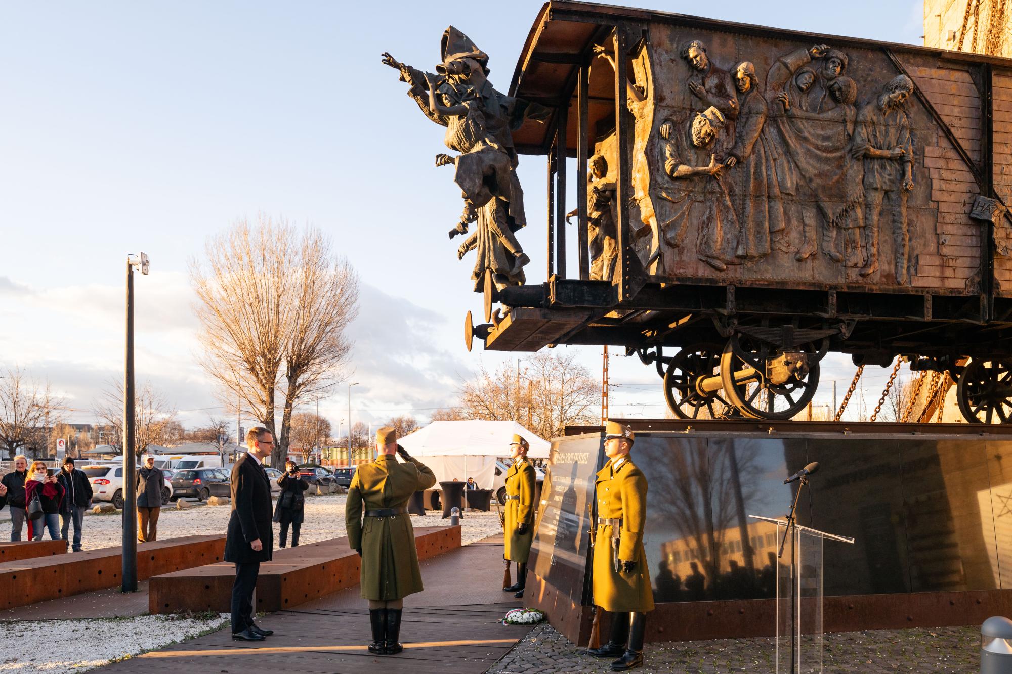 Megemlékezés a Malenkij Robot Emlékhelyen
