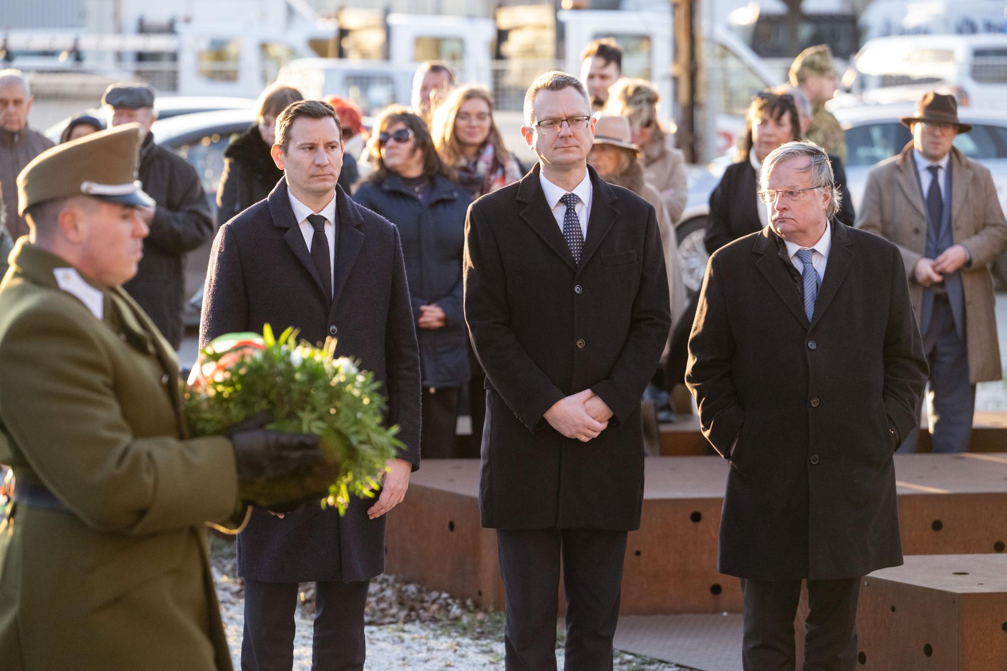 Megemlékezés a Malenkij Robot Emlékhelyen