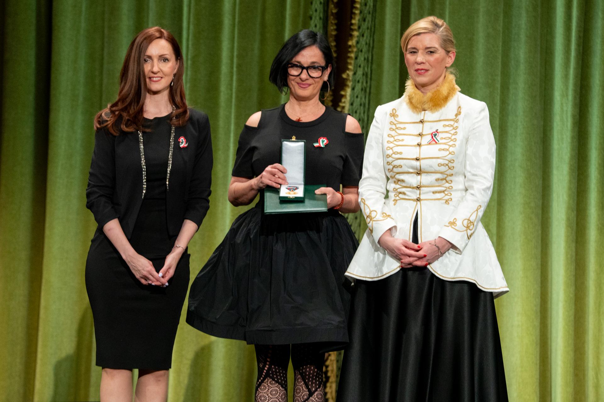 Dr. Simonovics Ildikó művészettörténész, kurátor, a Magyar Nemzeti Múzeum projekttanácsadója