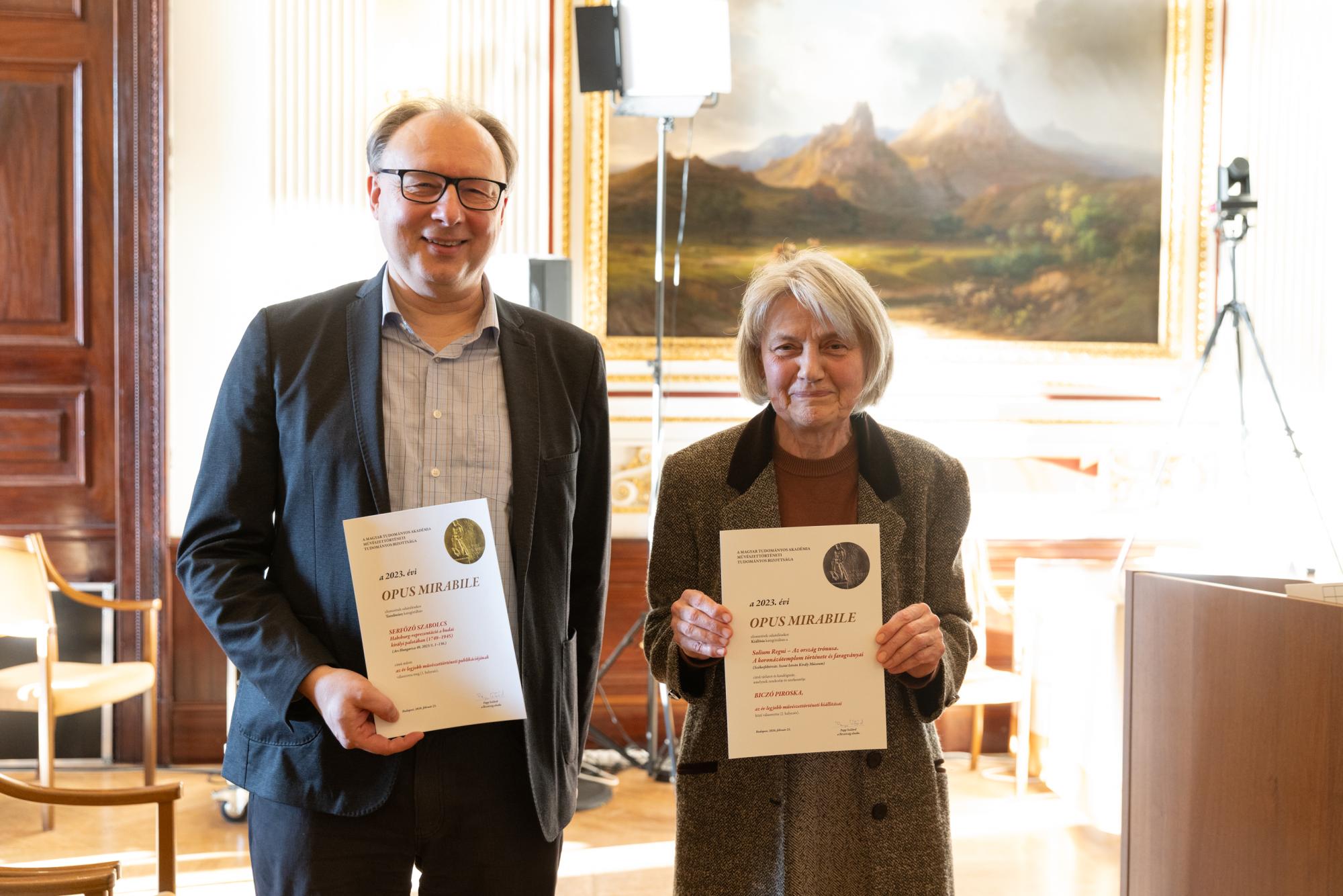 Dr. Biczó Piroska és Dr. Serfőző Szabolcs a Magyar Nemzeti Múzeum munkatársai.