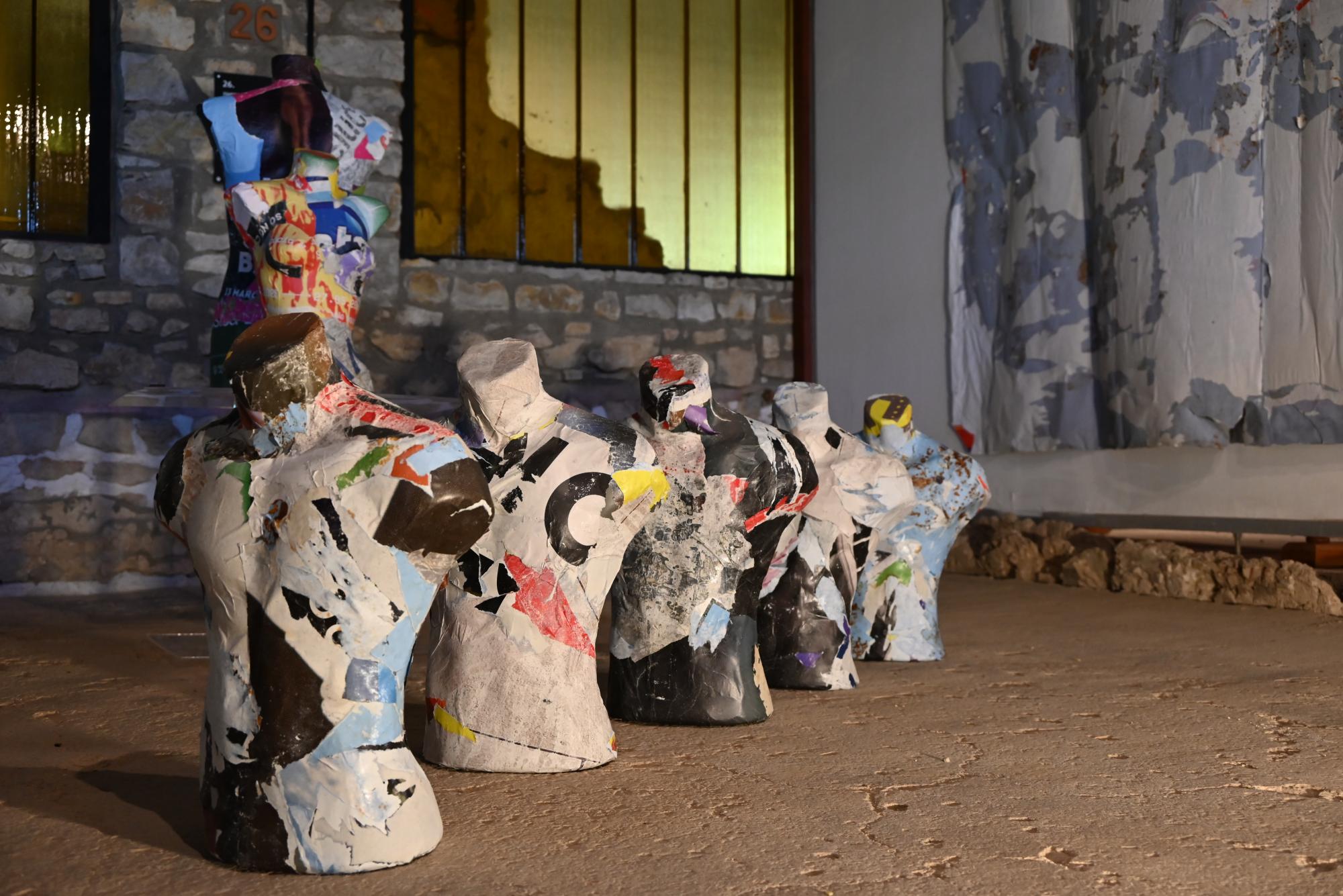 "Kentaur - Hasított plakátok"