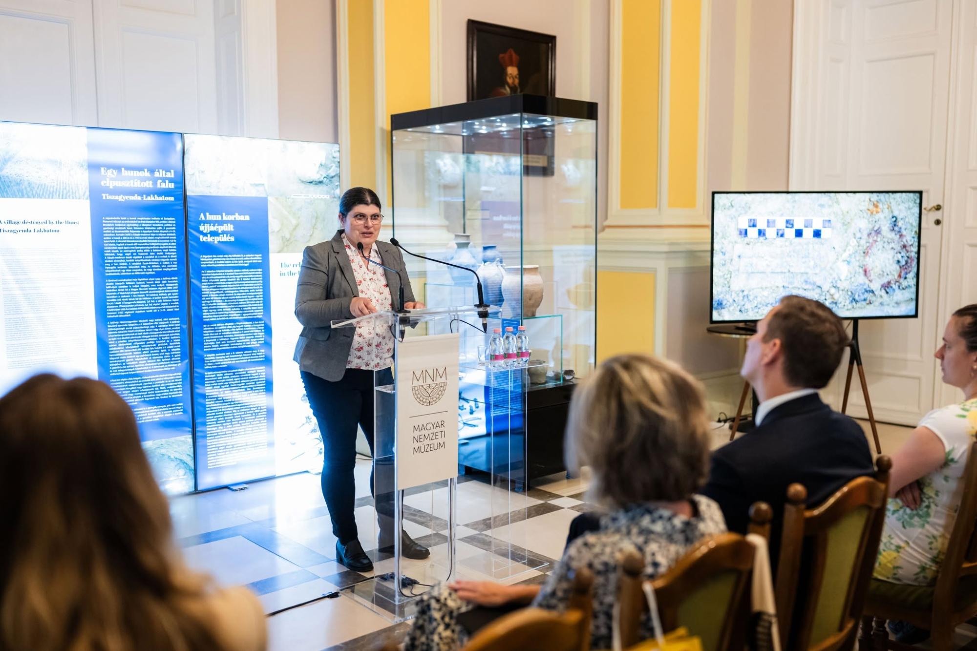 Hajnal Zsuzsanna, a Magyar Nemzeti Múzeum főmuzeológus-régésze