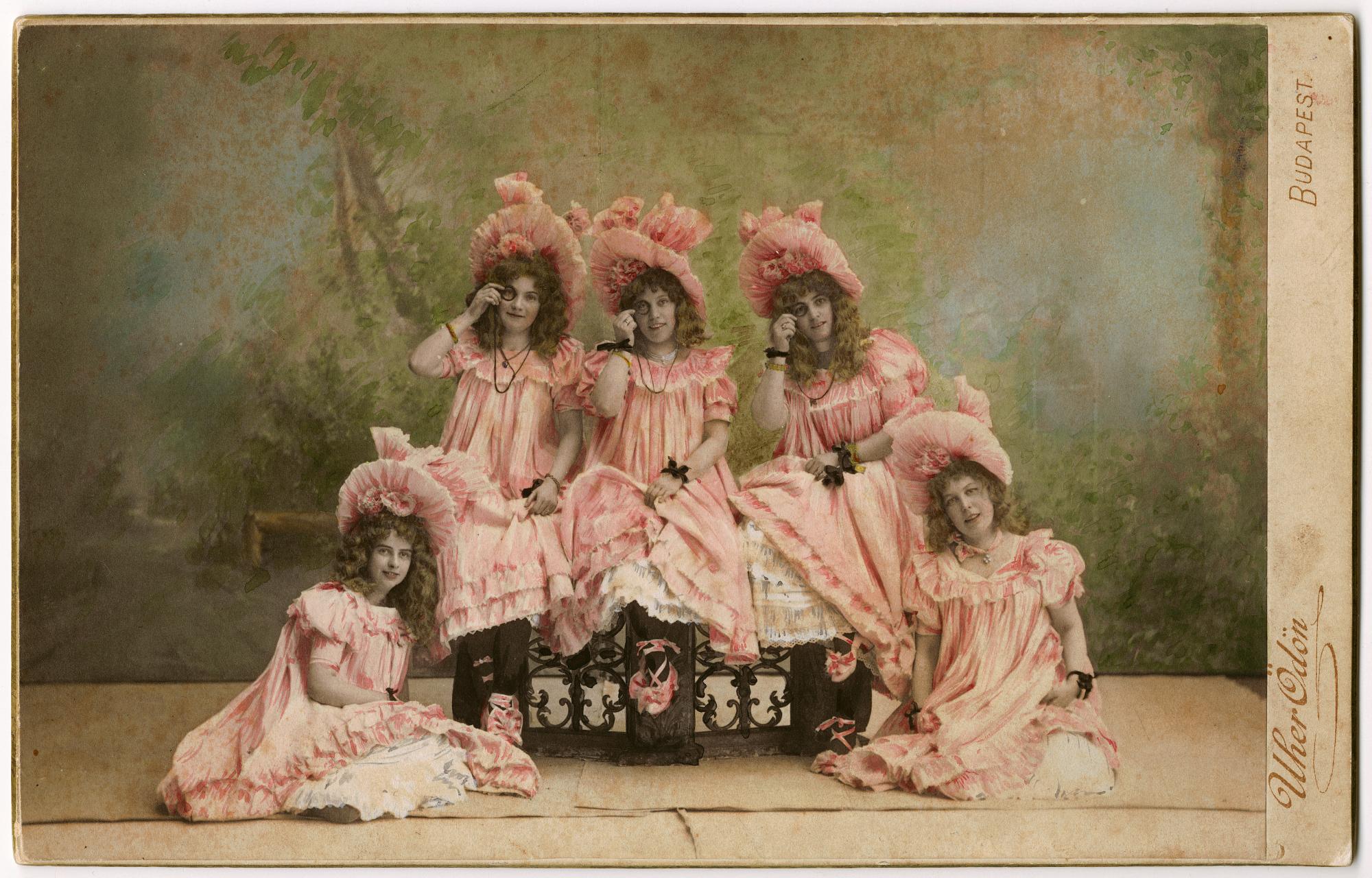 A Barrison-lányok, amerikai orfeumszínésznők, Uher Ödön felvétele, Budapest, 1896