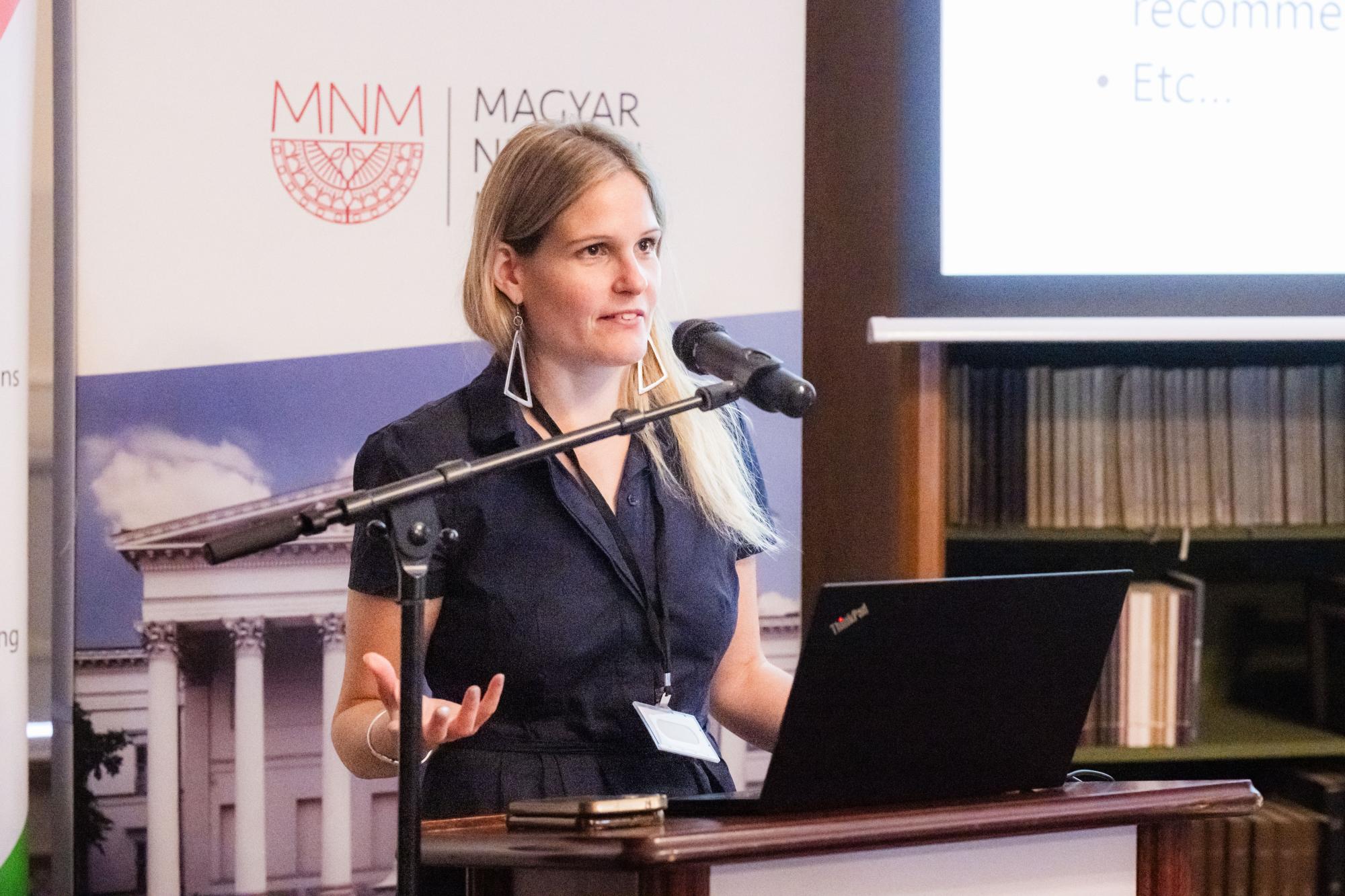 Dr, Varga Lujza, a Projektkoordinációs és Kiállításszervezési Főosztály főosztályvezetője