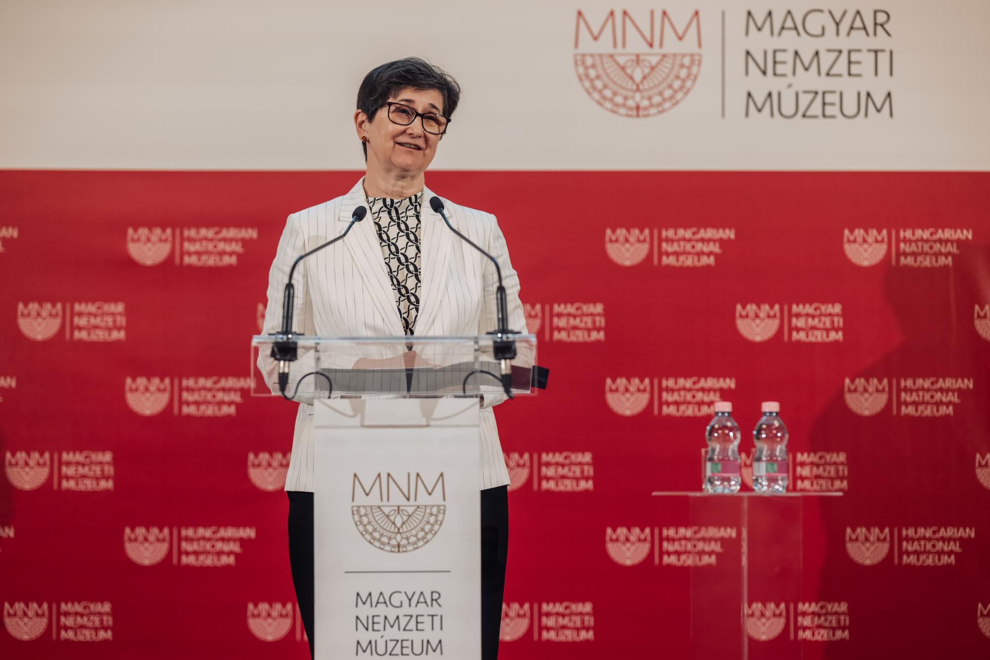 Dr. Breuer Klára, a Külügyminisztérium bilaterális kapcsolatokért felelős államtitkár