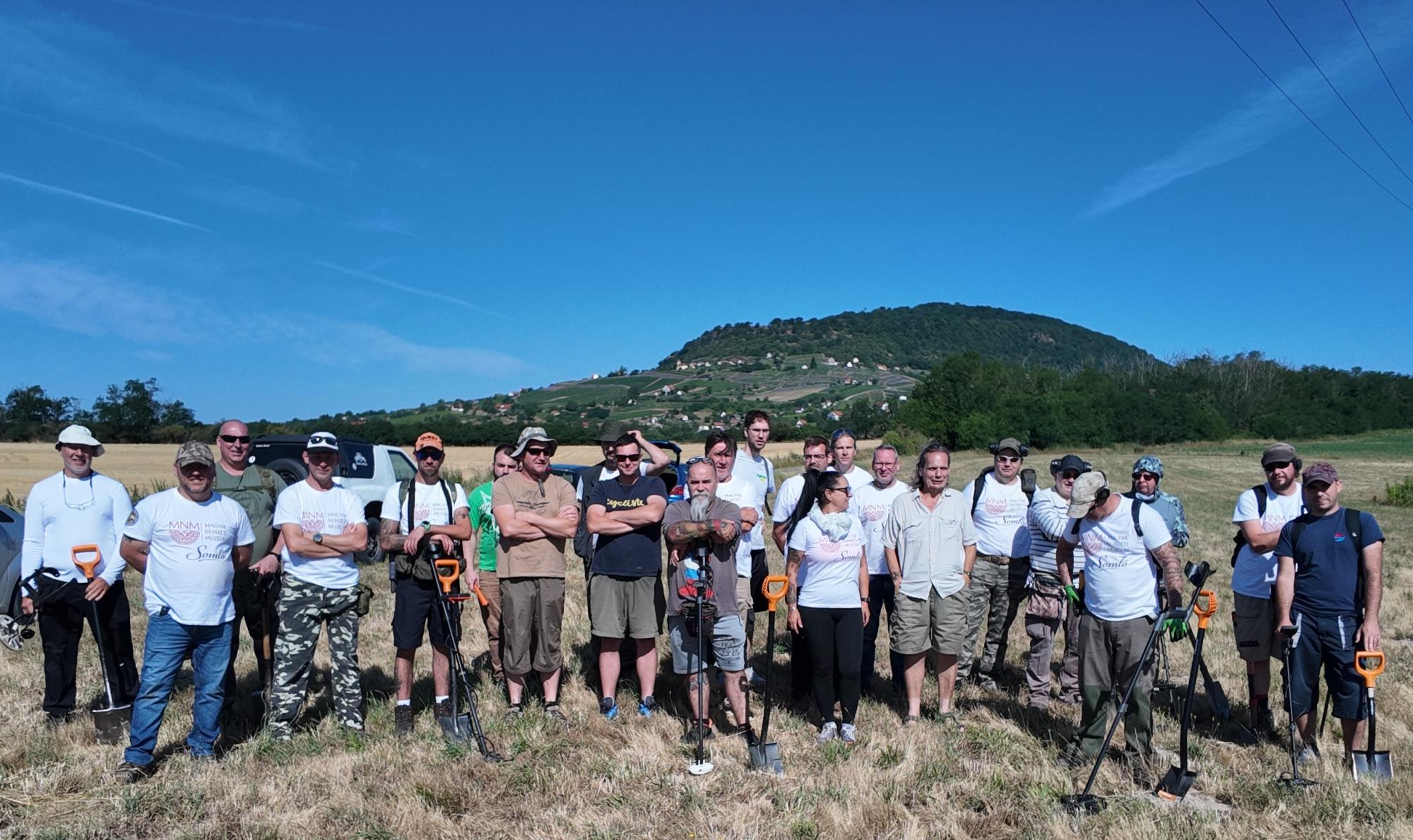 A felderítésen részt vevő önkéntesek