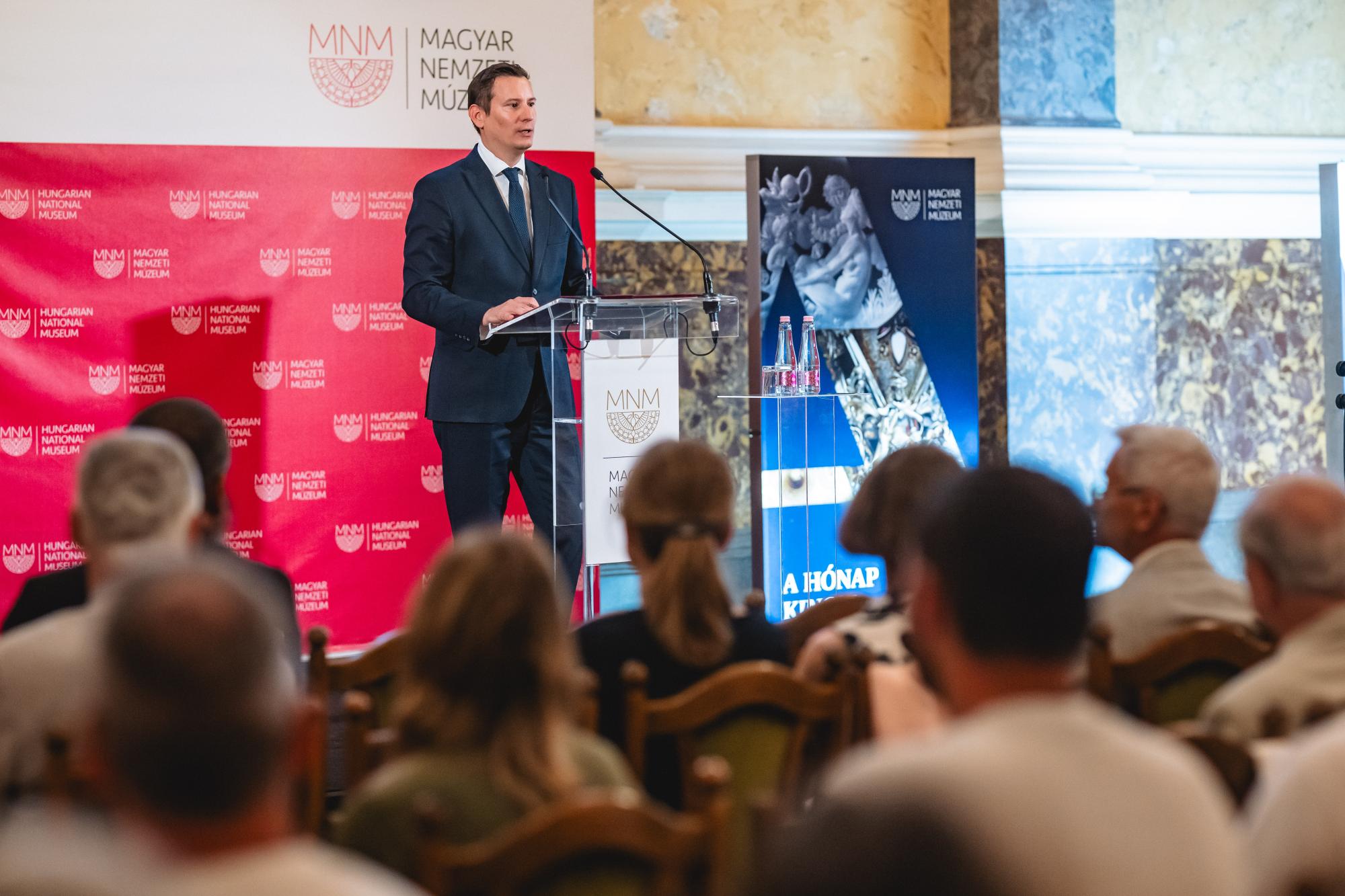 Megnyílt a szeptemberi Hónap kincse a Nemzeti Múzeumban-Tallérlelet a Somló-hegy lábánál