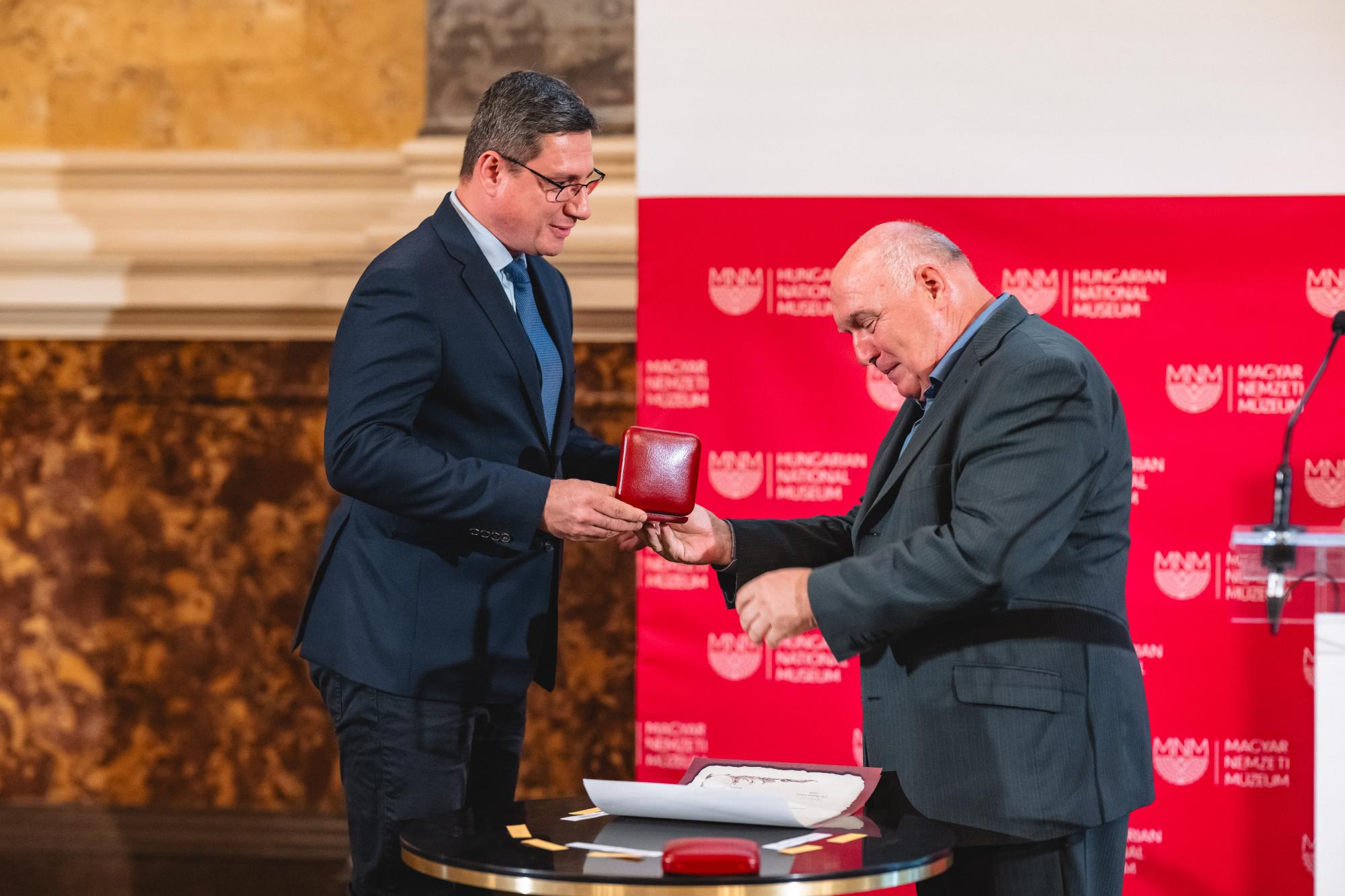 Díjátadó a numizmatikai konferencia megnyitóján
