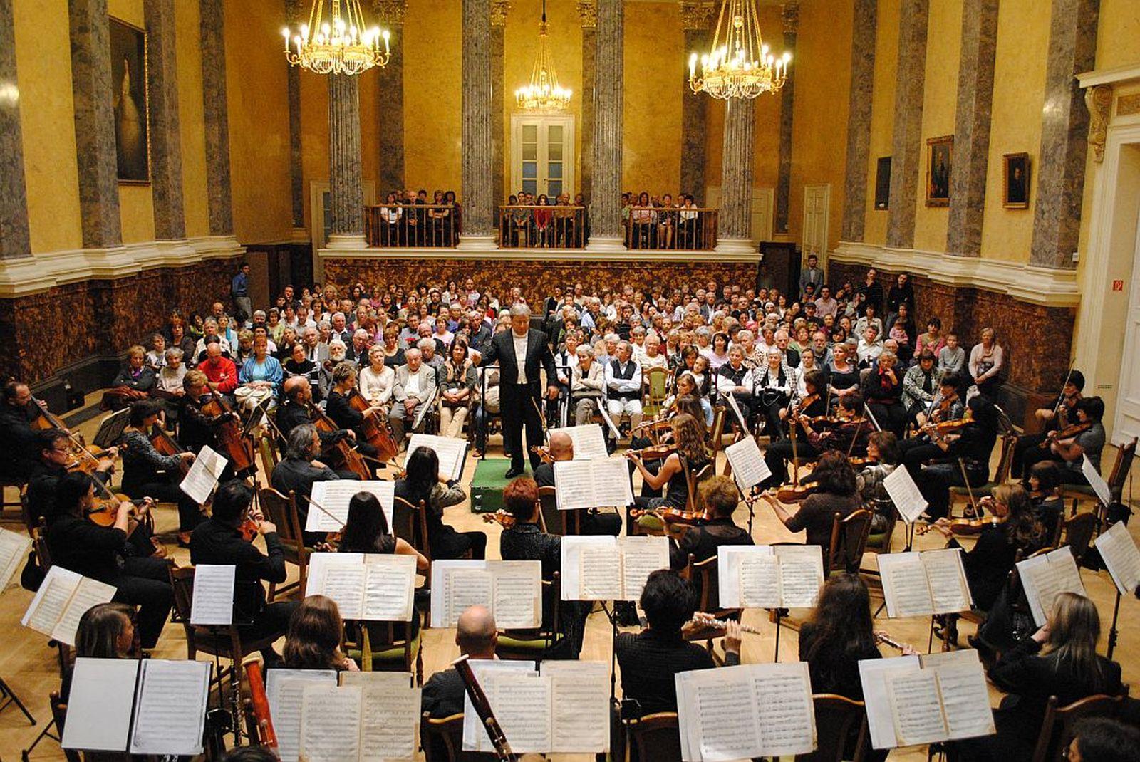 Unokák és nagyszülők hangversenyei