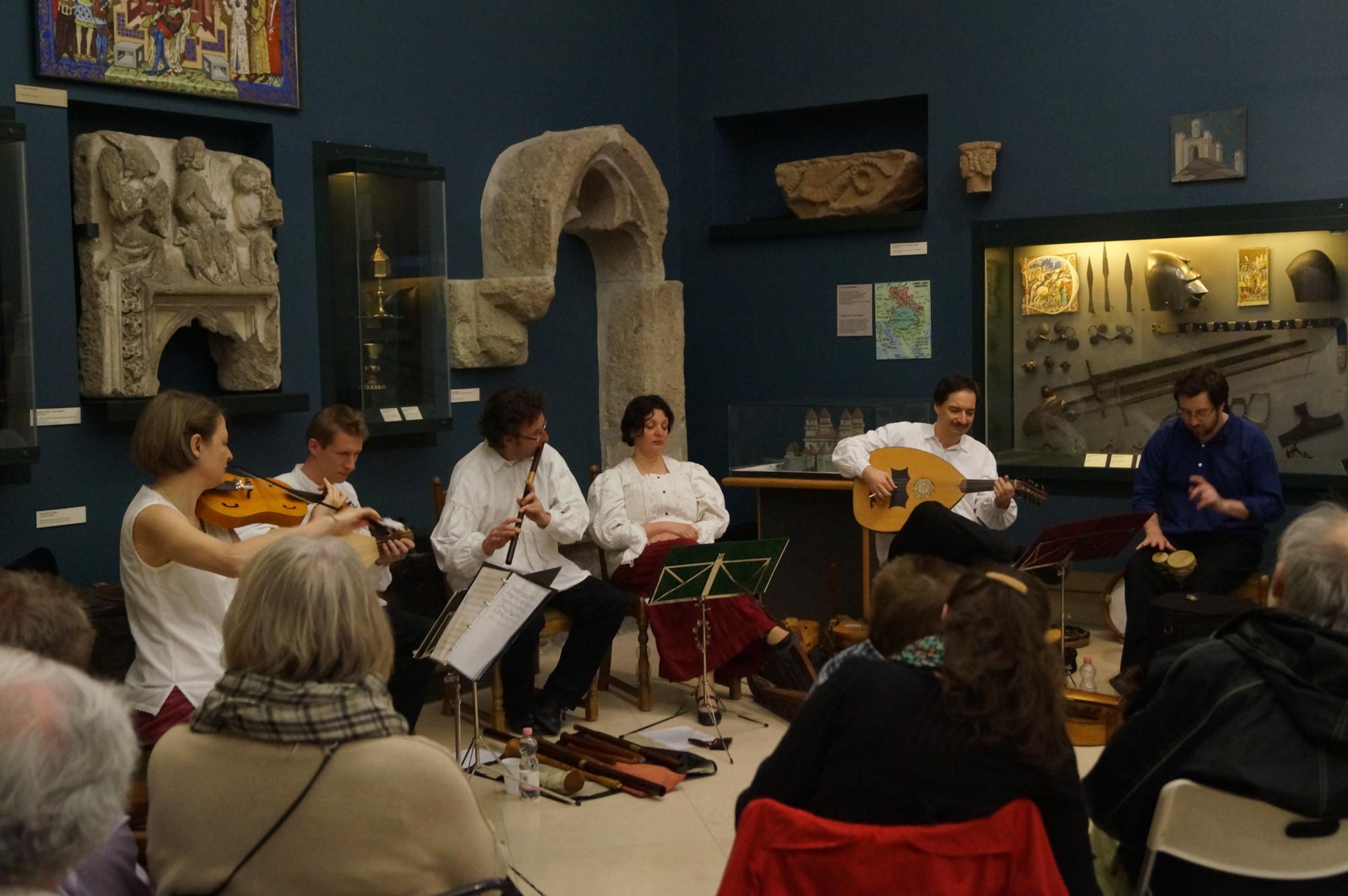 A Musica Historica együttes az Anjou teremben