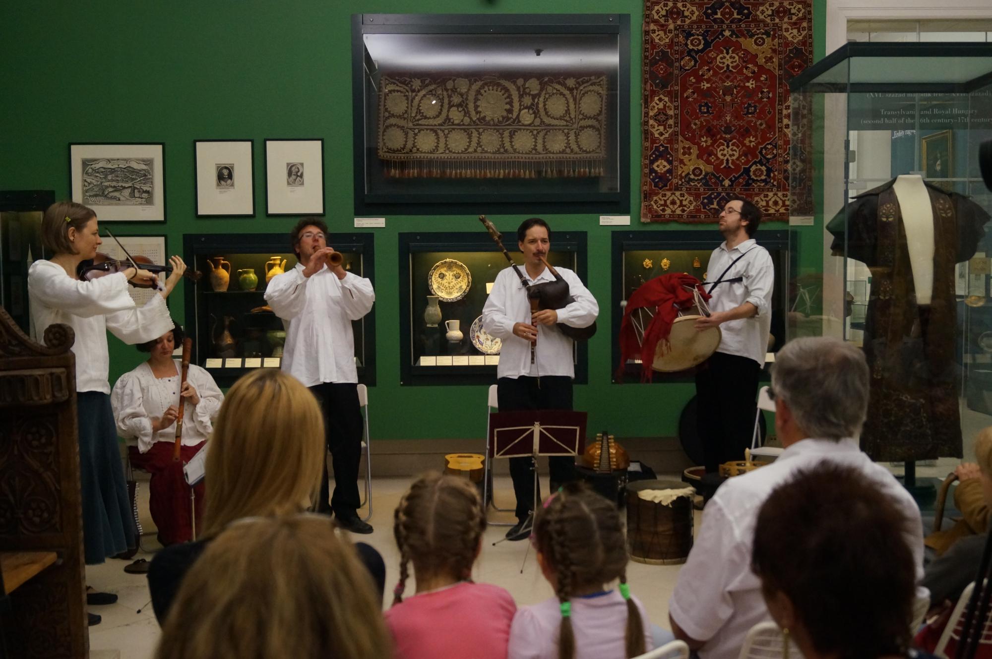 A törökellenes harcok muzsikája a hódoltság korának tárgyi emlékei között