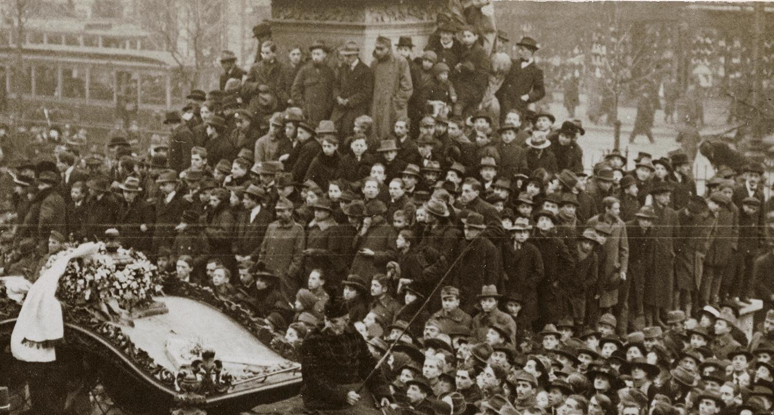 Emberpiramis Ady temetésén 5