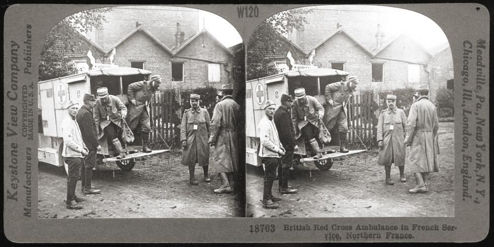 Brit vöröskeresztes mentőcsapat