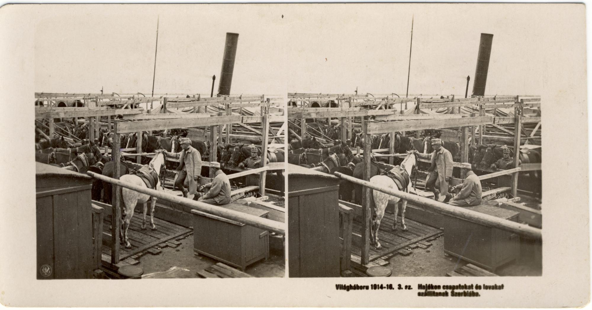 Hajókon csapatokat és lovakat szállítanak